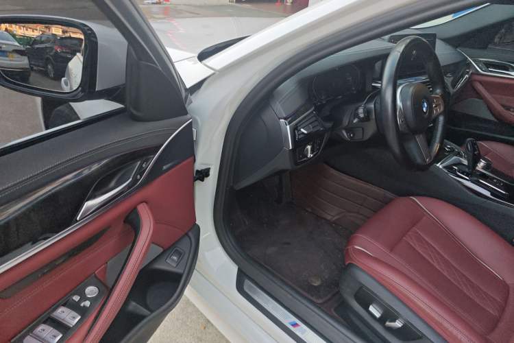 Used BMW 5 Series 2022 Second Facelift 525Li M Sport Package