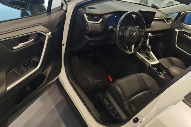 Used Toyota Wildlander 2023 2.0L CVT Four-Wheel Drive Luxury PLUS Edition