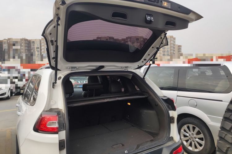 Used  Cherokee 2017 2.0L Superior Edition