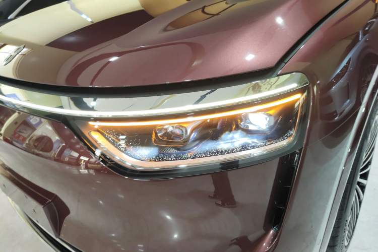 Used Hima AITO M8 2025 Extended-Range Ultra Version 53.4 kWh 5-Seater Edition