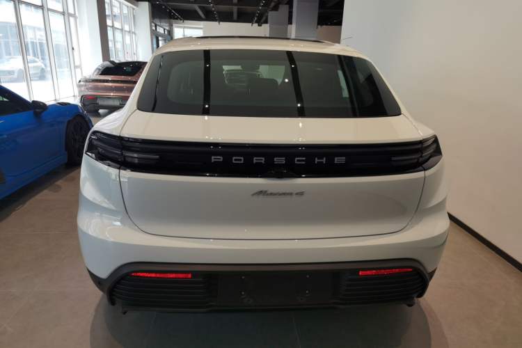 Used Porsche Macan 2024 Macan 4
