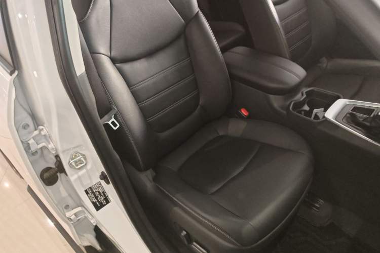 Used Toyota RAV4 2023 2.0L CVT Two-Wheel Drive Fashion Plus Edition
