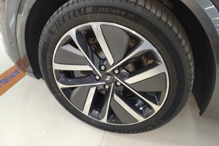 Used Li Auto L8 2024 Ultra Model
