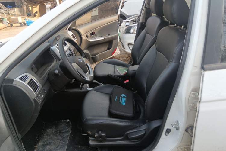 Used  300E 2017 Standard Model