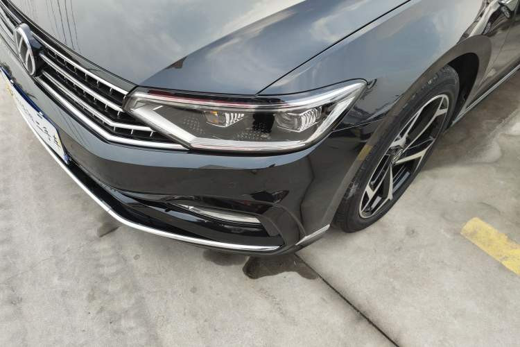 Used Volkswagen Magotan 2023 2 Million Units Limited Edition 330TSI DSG Leading Version