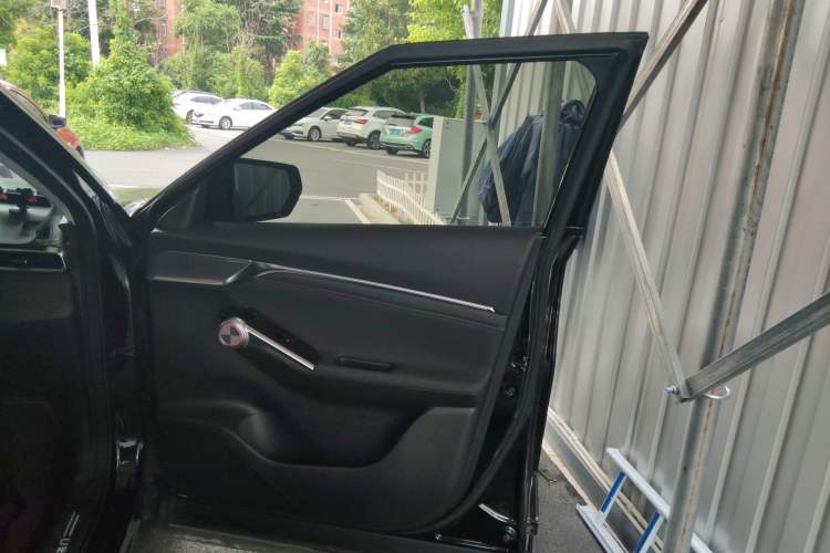 Used GAC Trumpchi EMKOO 2022 2.0T Neutron Star Max Edition
