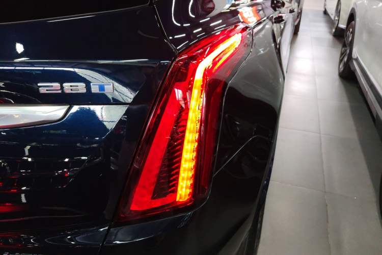 Used Cadillac XT5 2022 2.0T Two-Wheel Drive Luxury Version
