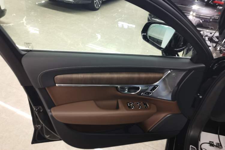 Used Volvo S90 New Energy 2024 Plug-in Hybrid Four-Wheel Drive Long-Range Luxury Smart Edition