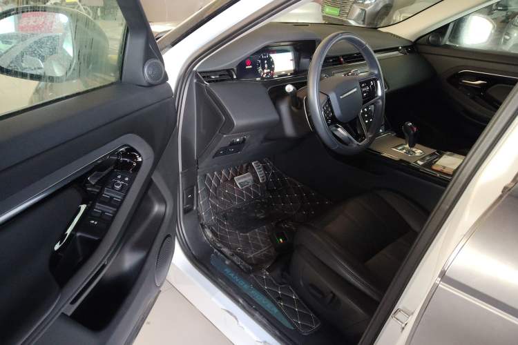 Used Land Rover Range Rover Evoque 2021 Range Rover Velar L 249PS R-Dynamic First Edition
