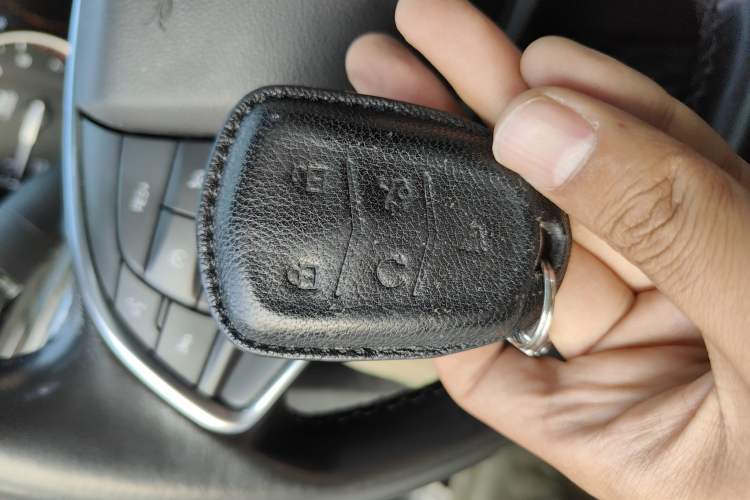 Used Cadillac XT5 2018 25T Luxury Model
