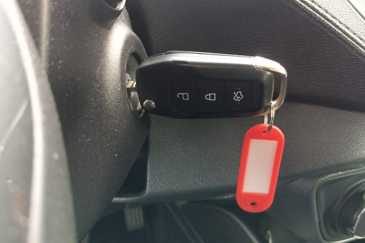 Used Ford Escort 2015 1.5L Automatic Fashion Model
