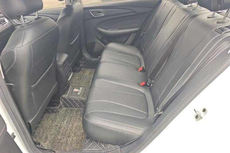 Used Roewe i5 2020 1.5L Automatic 4G Connect Luxury Flagship Edition
