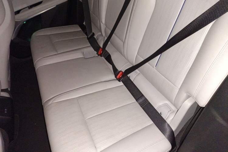 Used Cadillac LYRIQ 2022 Rear-Drive Long-Range Luxury Edition
