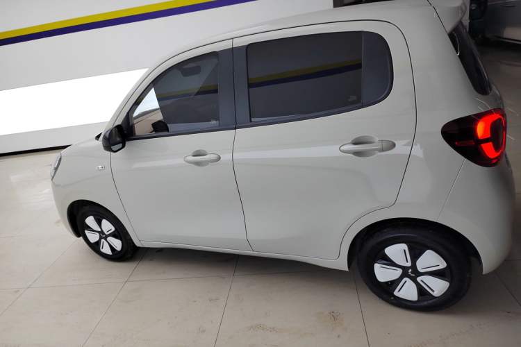 Used Wuling Hongguang MINIEV 2025 Four-Door Version Advanced Edition

