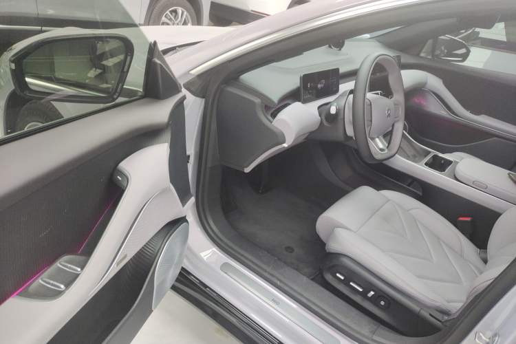 Used Nio ET5T 2025 75 kWh Touring