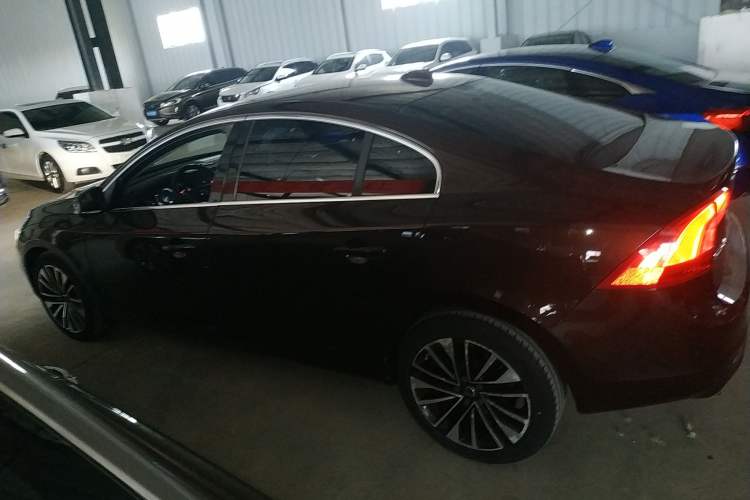 Used Volvo S60 2018 S60L T4 Smart & Ambitious Edition
