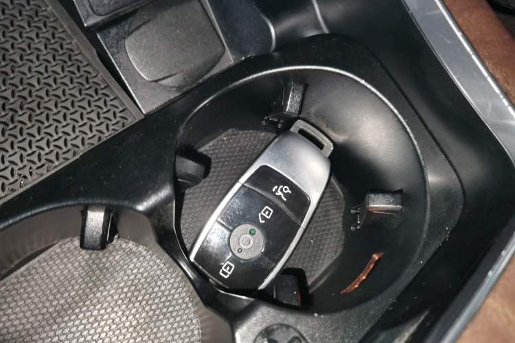 Used Mercedes-Benz E-Class 2023 Facelift E 260 L