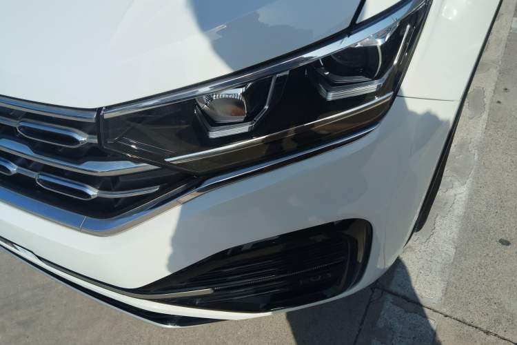 Used Volkswagen Tayron 2020 380TSI All-Wheel Drive R-Line Connected Version
