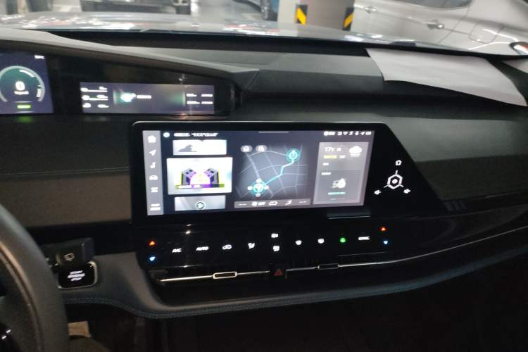 Used Changan UNI-K iDD 2022 Blue Whale iDD 130km 1.5T Excellence Model
