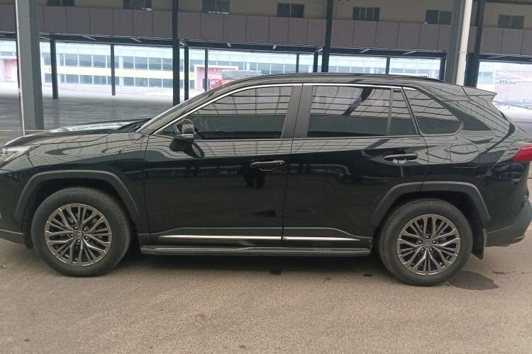 Used Toyota Wildlander 2023 2.0L CVT Two-Wheel Drive Luxury PLUS Edition
