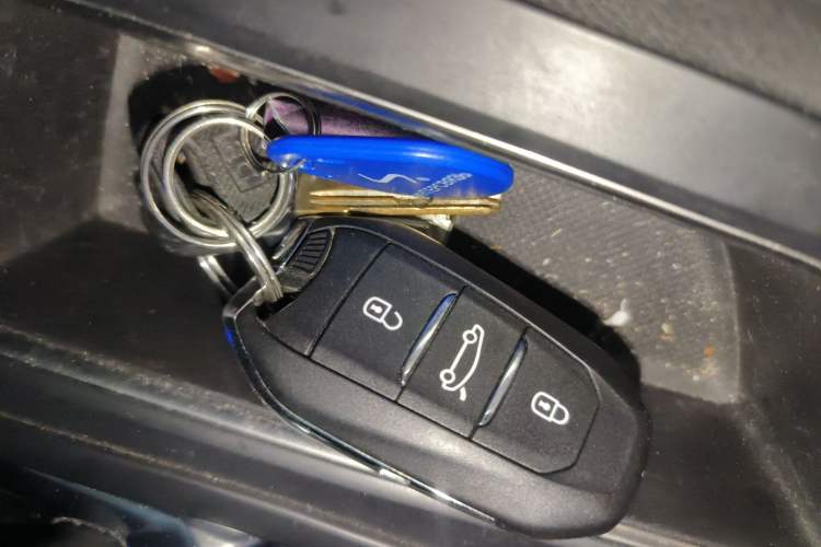 Used Peugeot 5008 2017 350THP 7-Seater Elite Edition
