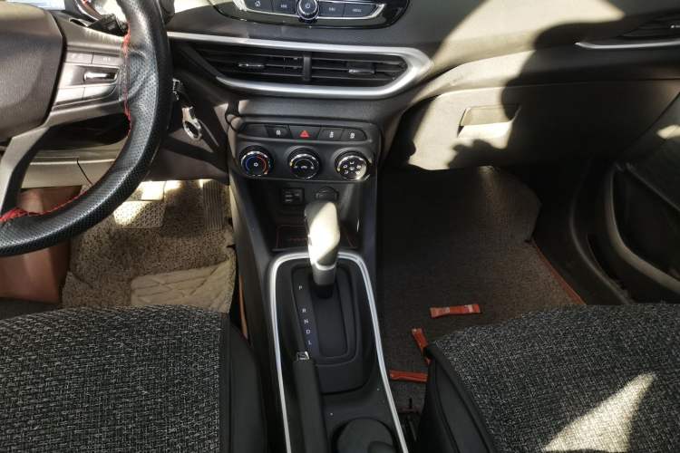 Used Chevrolet Trax 2019 325T Automatic Sport Edition China VI Standard
