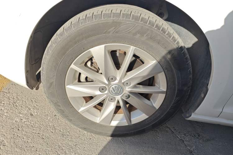 Used Volkswagen Golf 2016 1.6L Automatic Fashion Model
