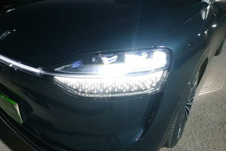 Used Hima AITO M9 2024 Range-Extended Ultra Version 52 kWh 5-Seater Model
