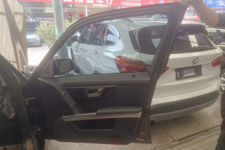 Used Mercedes-Benz GLK-Class 2013 GLK 300 4MATIC Dynamic Sunroof Model
