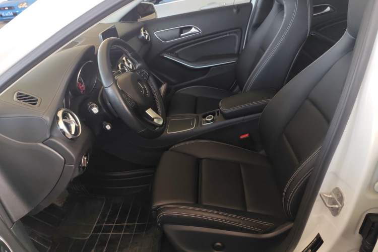 Used Mercedes-Benz GLA 2017 GLA 220 4MATIC Fashion Model
