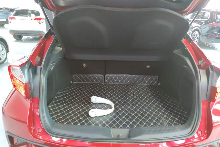 Used Toyota C-HR 2020 2.0L Leading Edition
