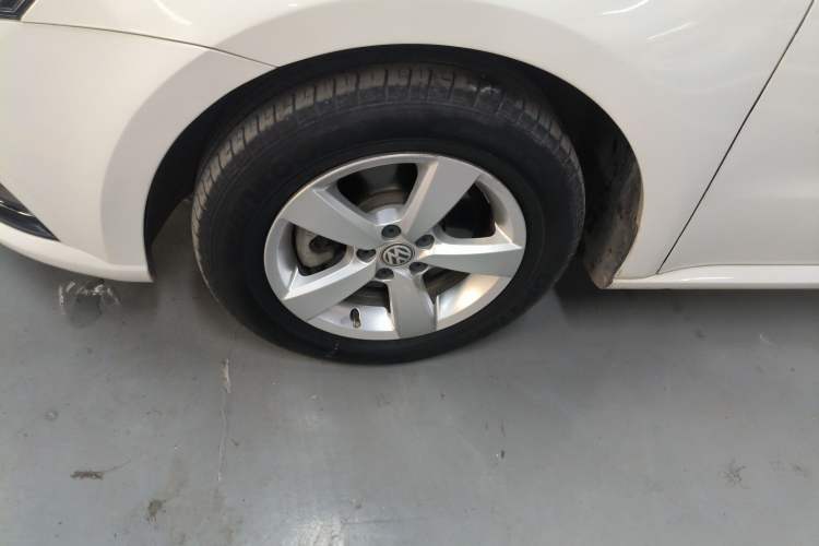 Used Volkswagen Lavida 2015 1.6L Manual Fashion Edition
