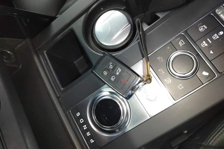 Used Land Rover Discovery 2019 3.0 SC V6 SE