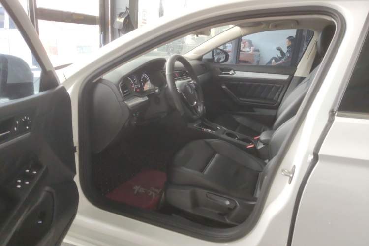 Used Volkswagen Lamando 2019 230TSI DSG Vision Edition China VI Standard
