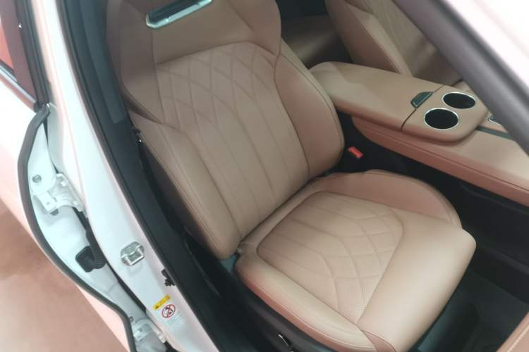 Used Changan UNI-Z New Energy 2024 Blue Whale Smart Electric iDD 125km Excellence Model
