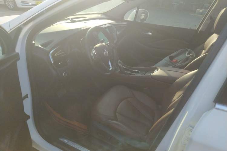 Used Buick Envision 2020 20T Two-Wheel Drive Luxury Model
