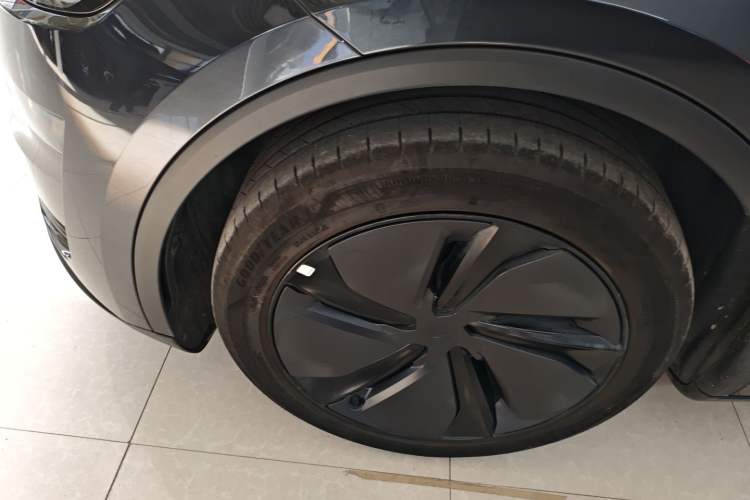 Used Tesla Model Y 2025 Rear-Wheel-Drive Version