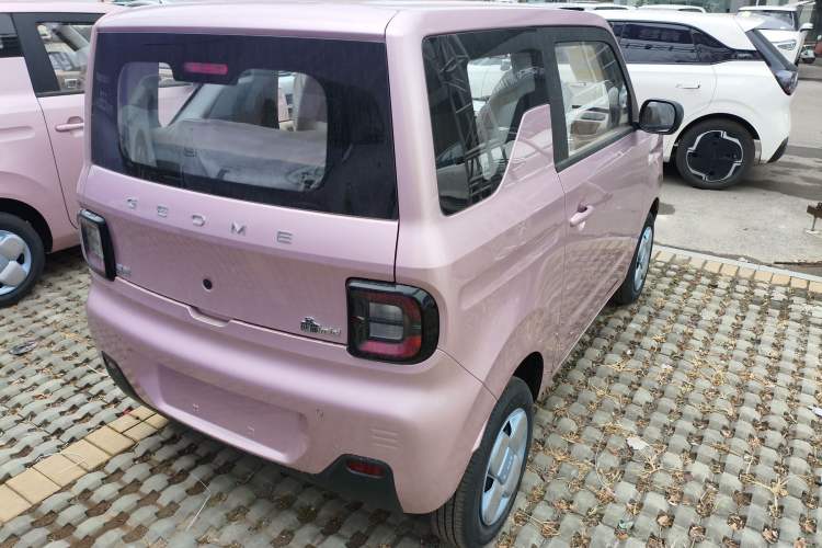 Used Geely Galaxy Panda 2024 Panda Mini 200km Endurance Bear