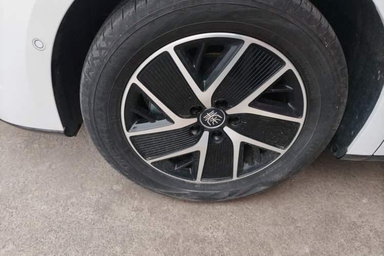 Used BYD Qin L 2025 DM-i Smart Drive 120KM Superior Model
