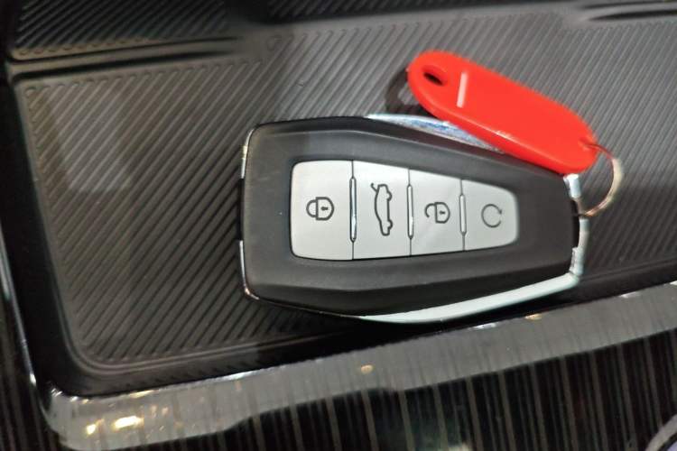 Used Geely Auto Monjaro L 2024 2.0TD High-Power Automatic Two-Wheel Drive Yunqi Version
