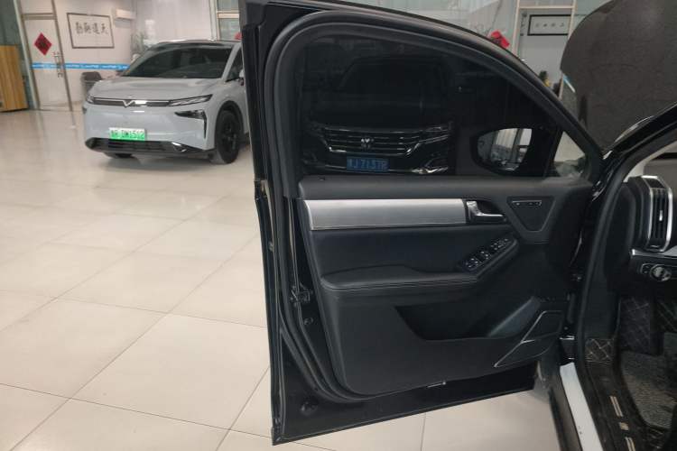 Used BYD Tang 2019 2.0T Automatic SmartConnect Luxury 7-Seater China VI Standard
