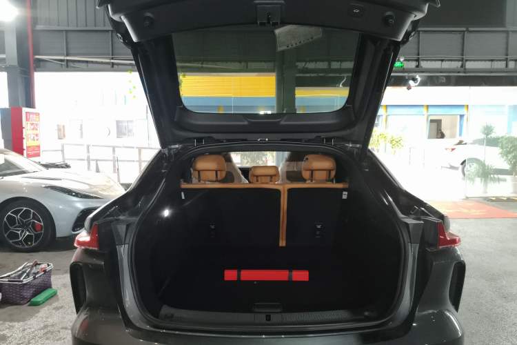 Used  R7 2022 Long-Range Advanced Edition