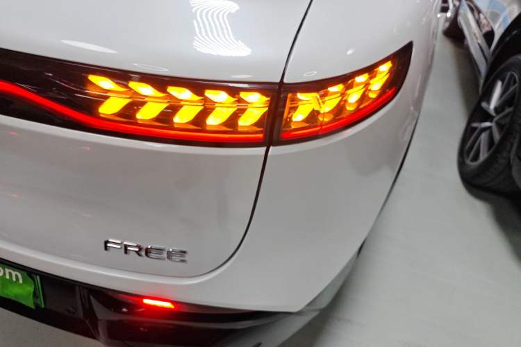 Used VOYAH FREE 2025 318 318 km Rear-Drive Touring Edition
