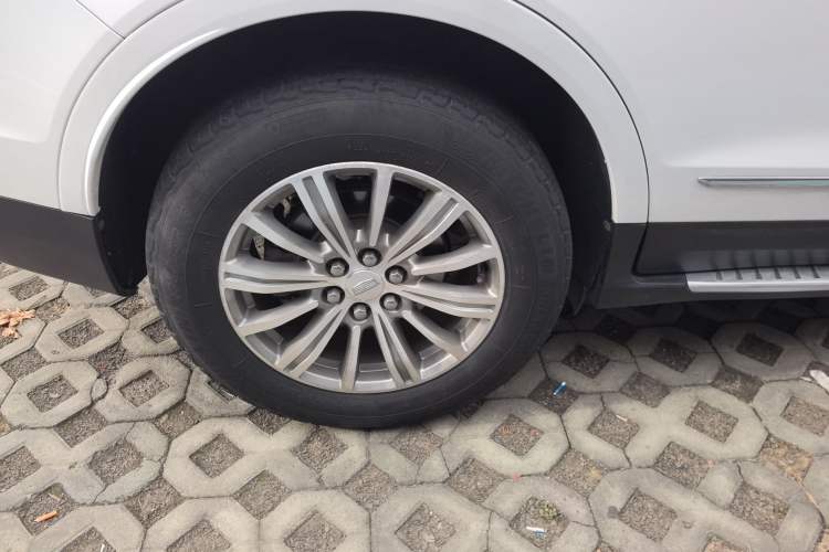 Used Cadillac XT5 2018 25T Luxury Model
