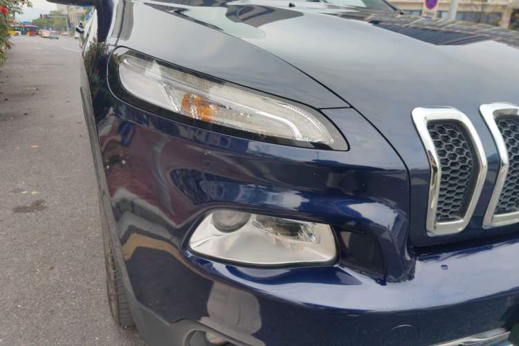 Used  Cherokee 2017 2.0L Superior Edition