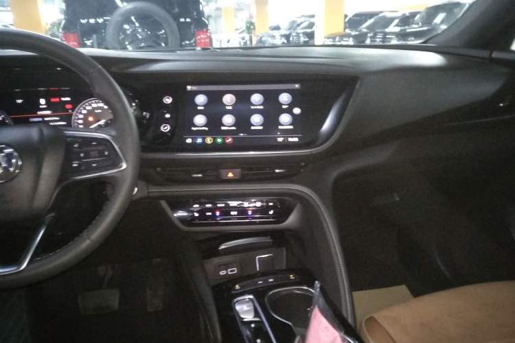 Used Buick Envision 2020 Encore S 652T Two-Wheel Drive Luxury Model
