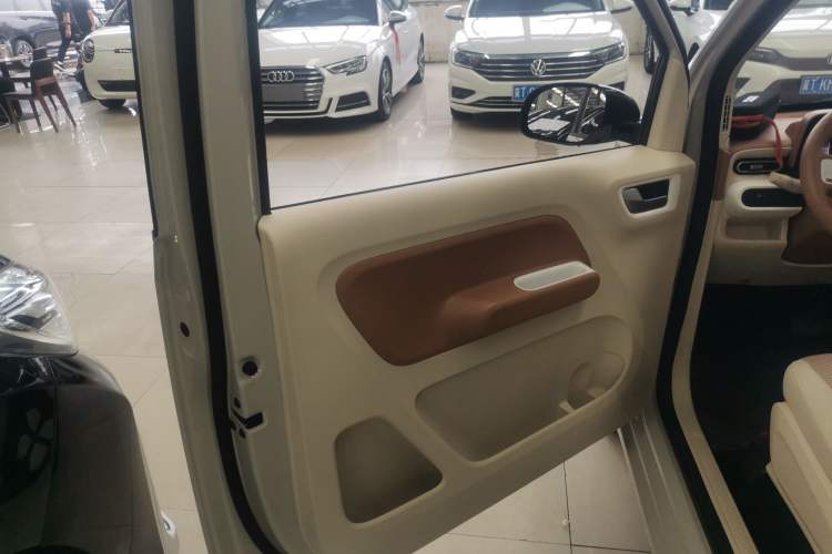 Used Wuling Hongguang MINIEV 2024 3rd Generation 215km Advanced Version
