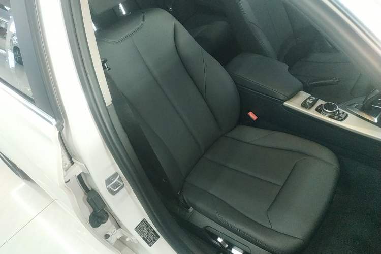 Used BMW 3 Series 2016 320Li Ambition Model
