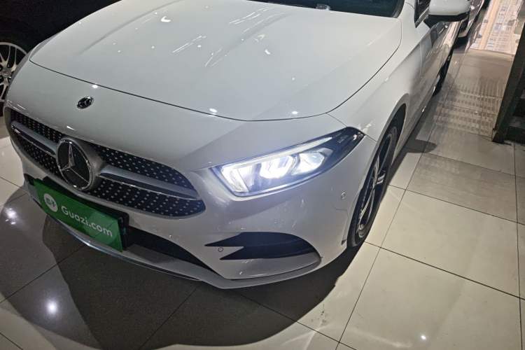 Used Mercedes-Benz A-Class 2022 Second Facelift A 200 L Sport Sedan Fashion Version
