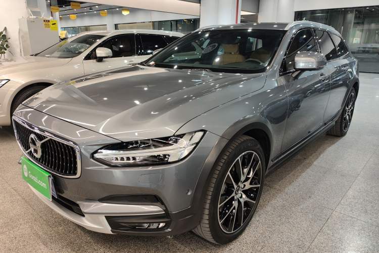 Used Volvo V90 2020 Cross Country T5 AWD Prestige Edition